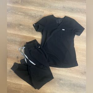 Figs XSP black jogger set.